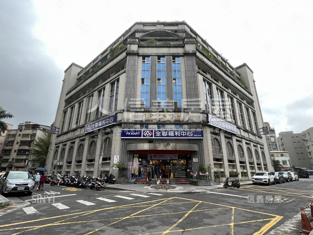 信義路頂樓景觀宅房屋室內格局與周邊環境