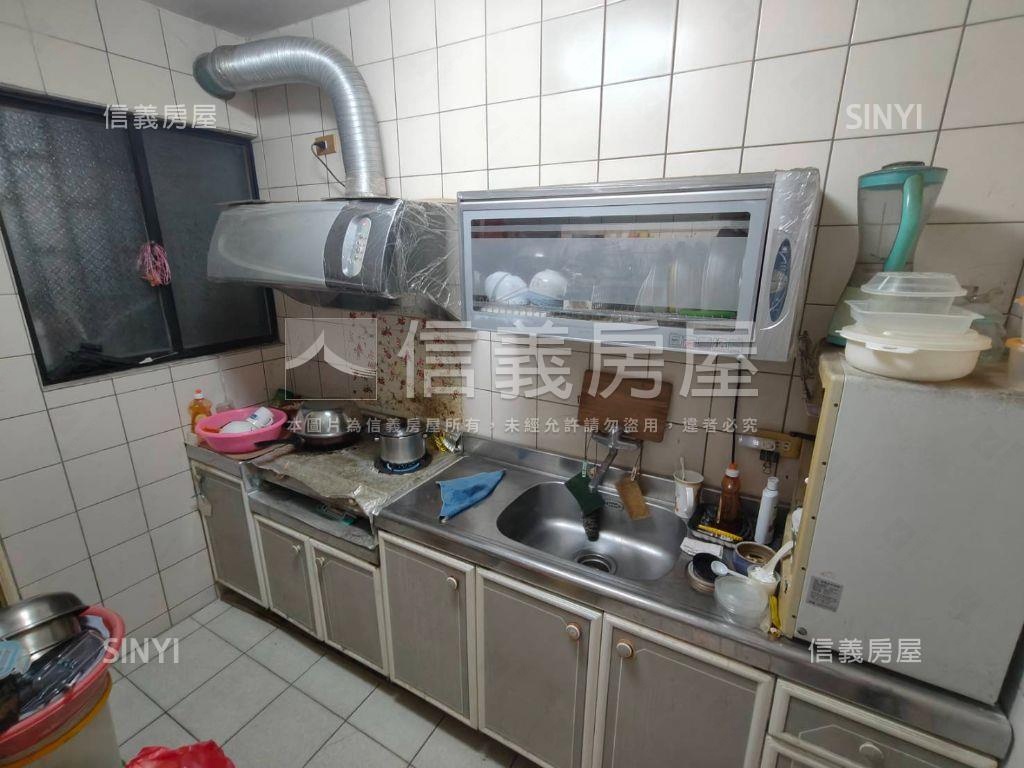 未來體育園區寧靜美透天房屋室內格局與周邊環境