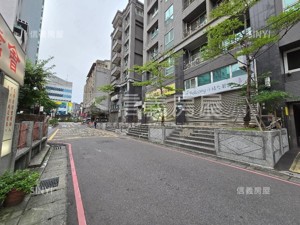 【店面】捷運臻寶優質店舖房屋室內格局與周邊環境