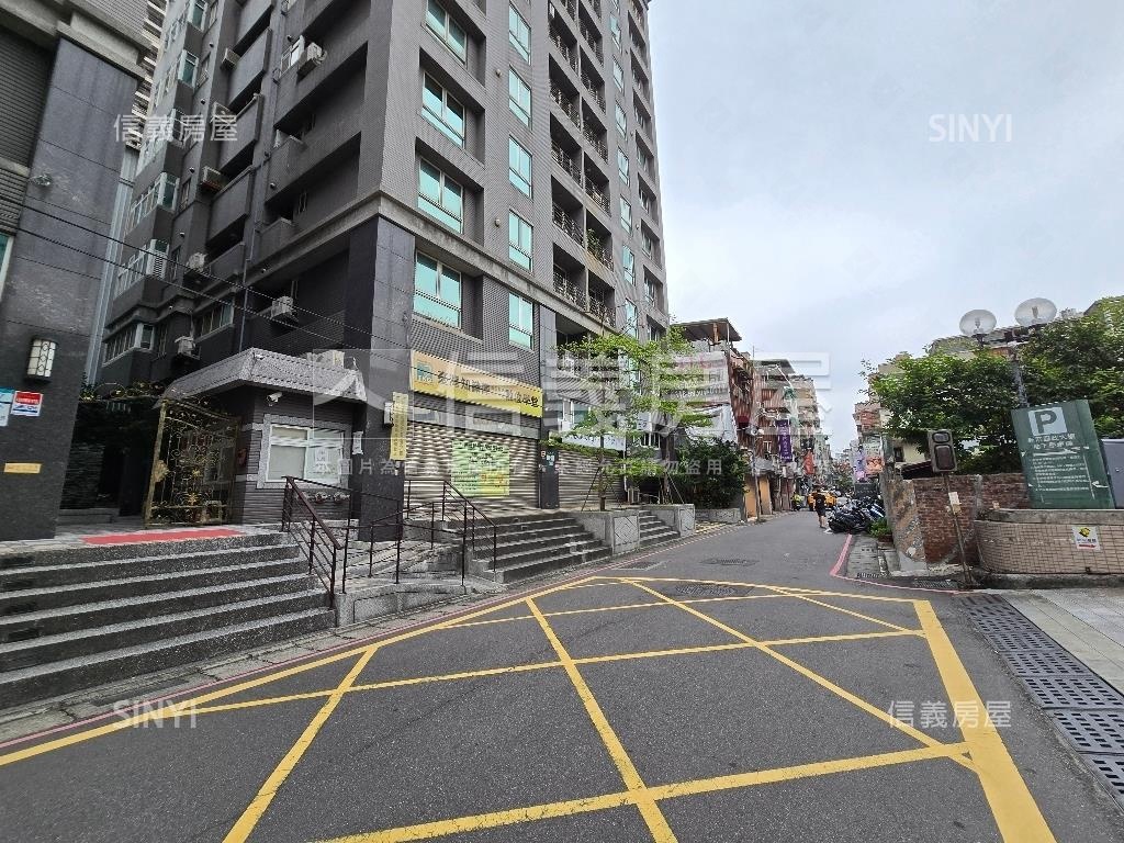 【店面】捷運臻寶優質店舖房屋室內格局與周邊環境