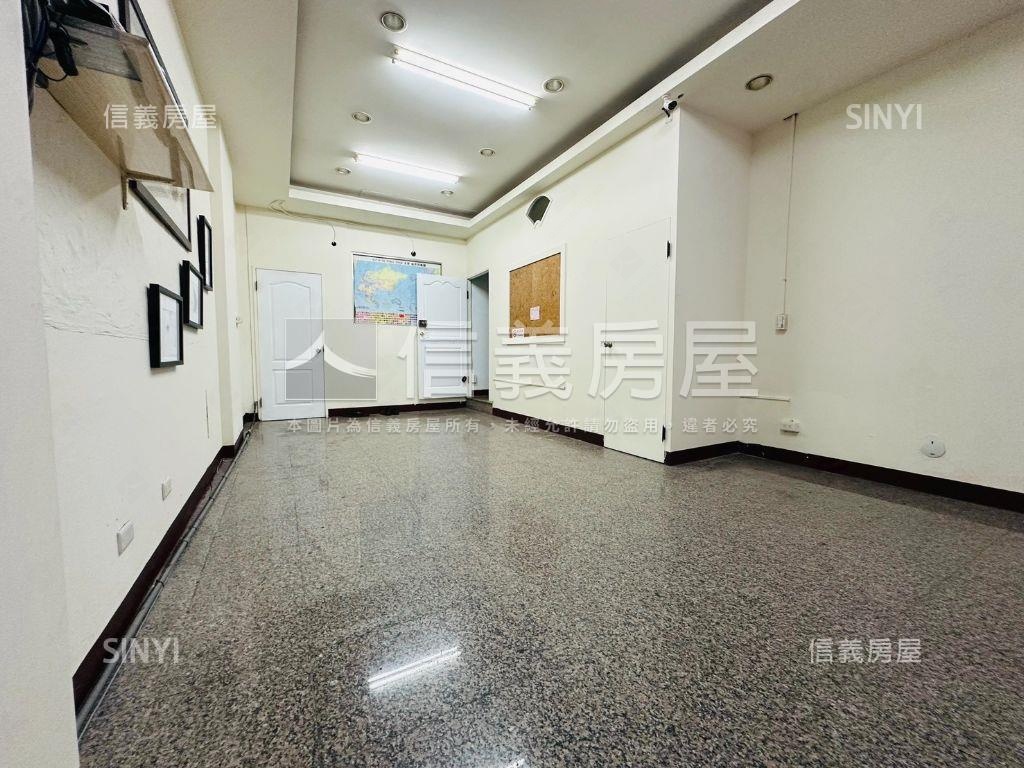 鼓山正路通風採光收租透天房屋室內格局與周邊環境