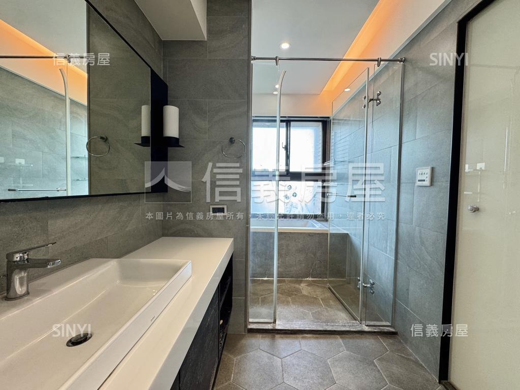 國艷高樓美景漂亮四房平車房屋室內格局與周邊環境