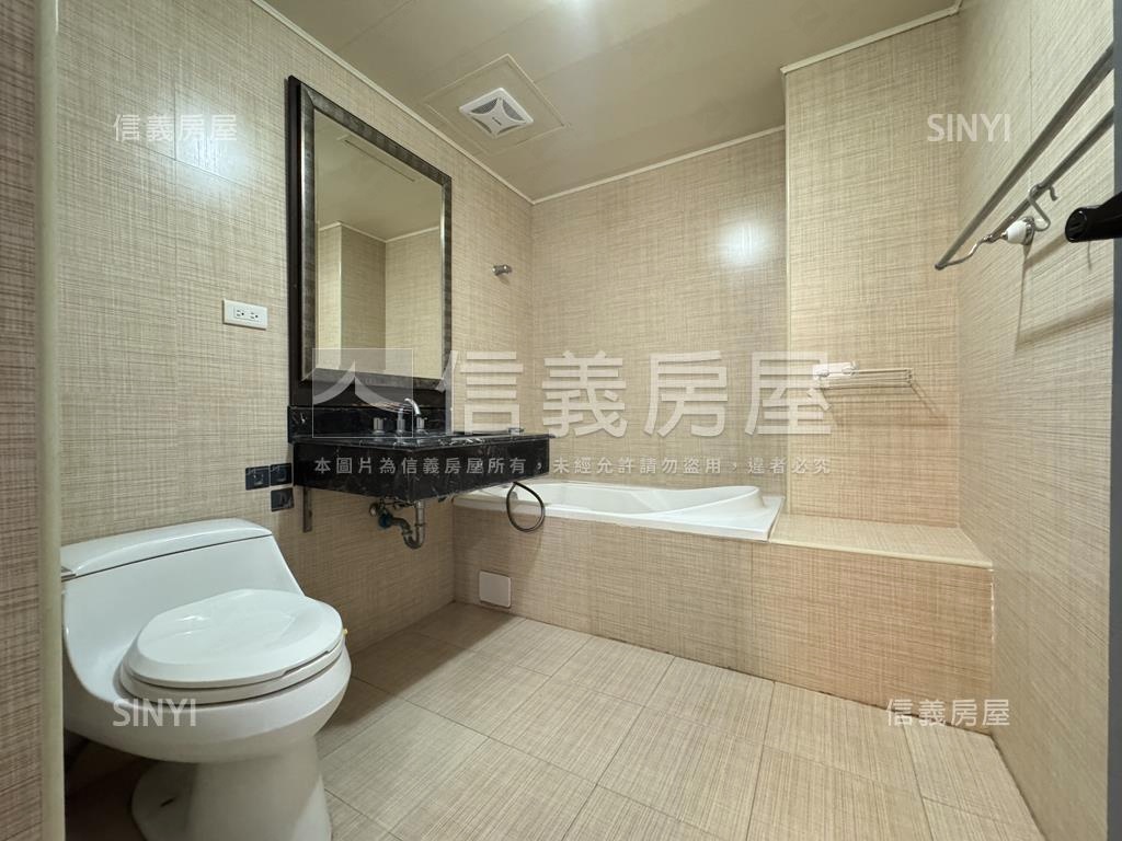 國艷高樓美景漂亮四房平車房屋室內格局與周邊環境