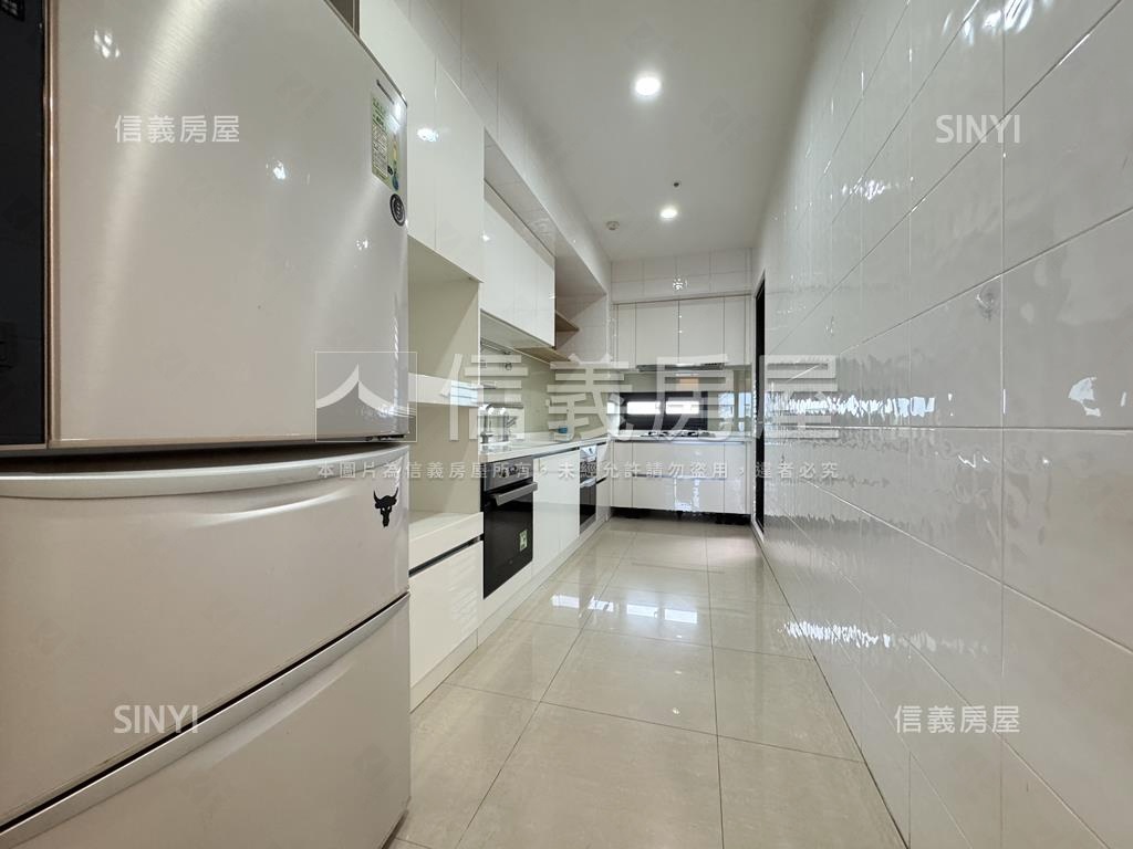 國艷高樓美景漂亮四房平車房屋室內格局與周邊環境