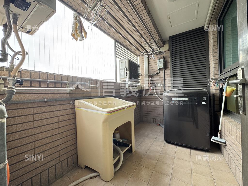 國艷高樓美景漂亮四房平車房屋室內格局與周邊環境