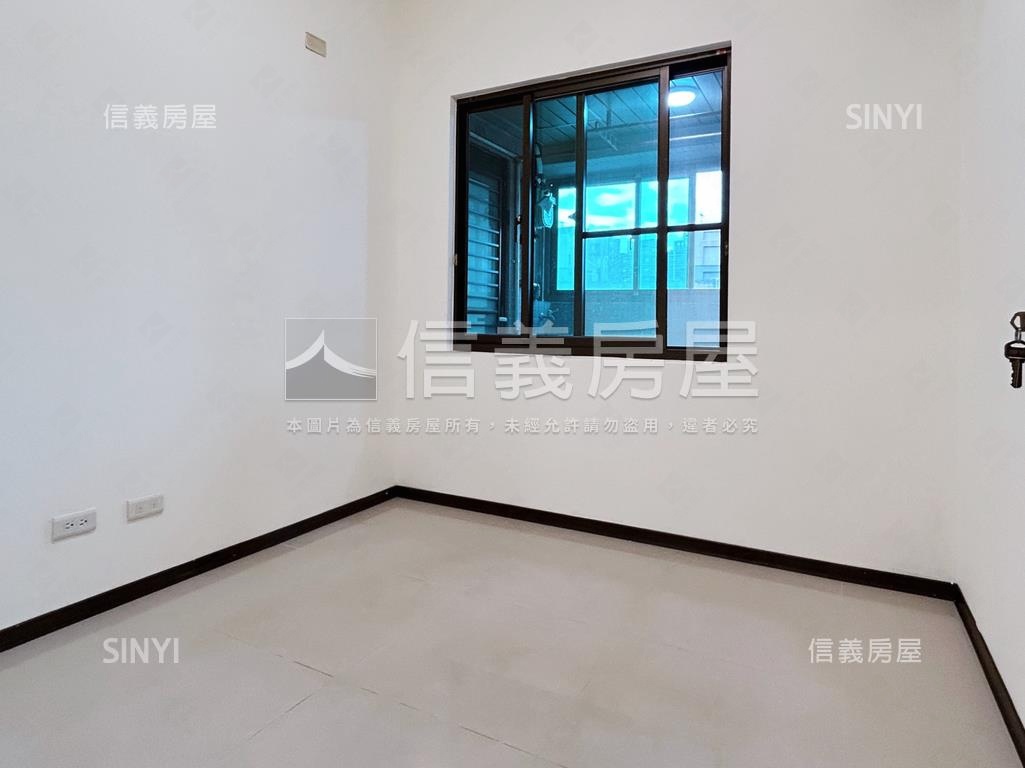 專任微風小城稀有三房車位房屋室內格局與周邊環境