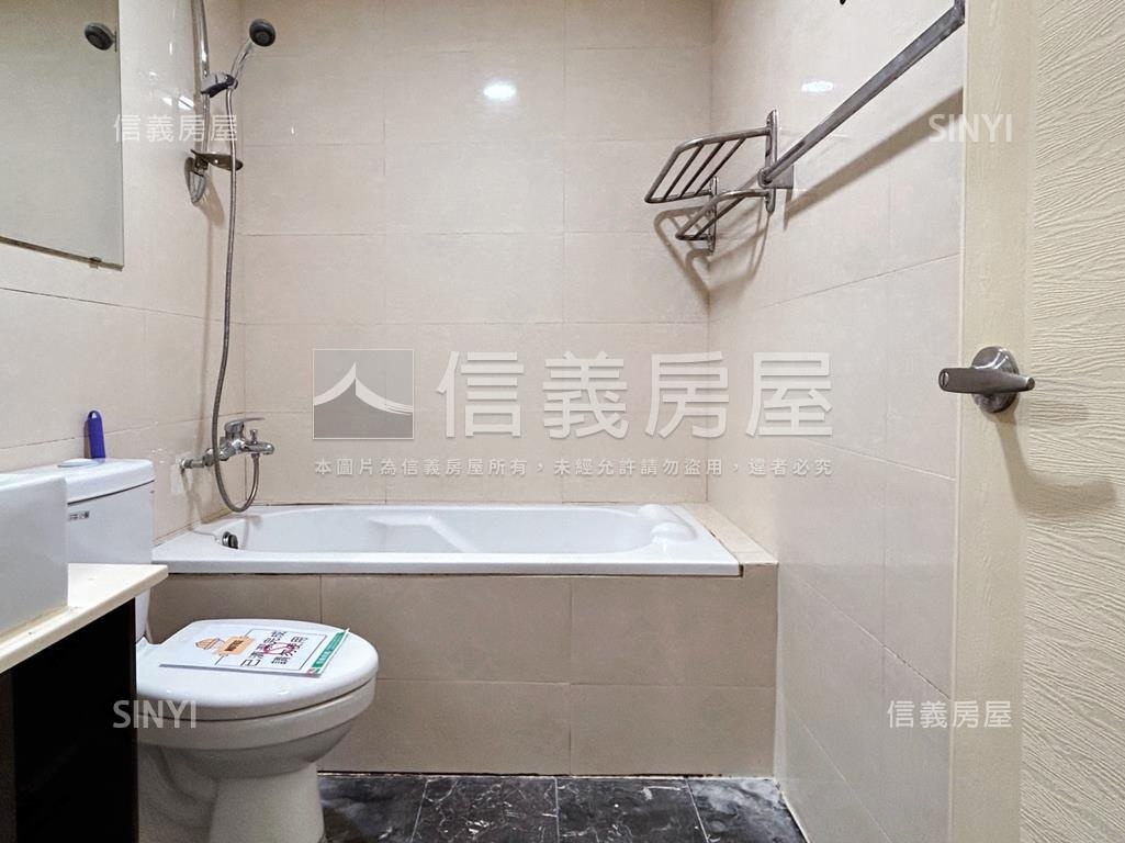 專任微風小城稀有三房車位房屋室內格局與周邊環境