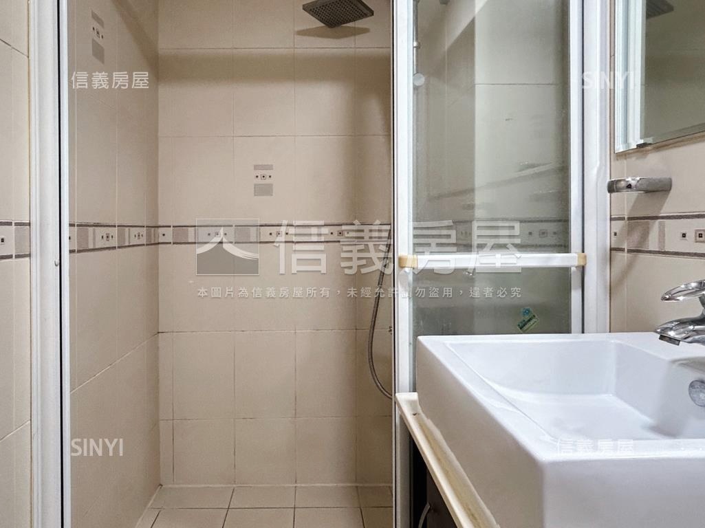 專任微風小城稀有三房車位房屋室內格局與周邊環境