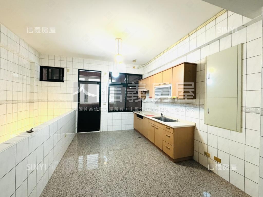 惠中路近公益路電梯透店房屋室內格局與周邊環境