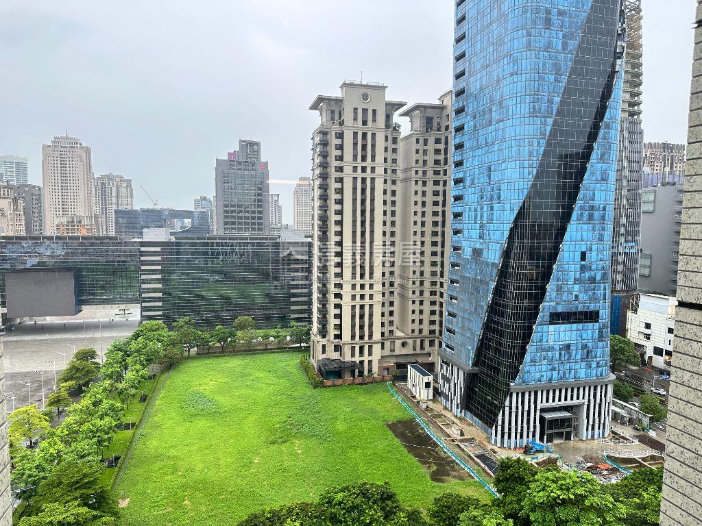 台灣隱賦市府綠地高樓兩房房屋室內格局與周邊環境