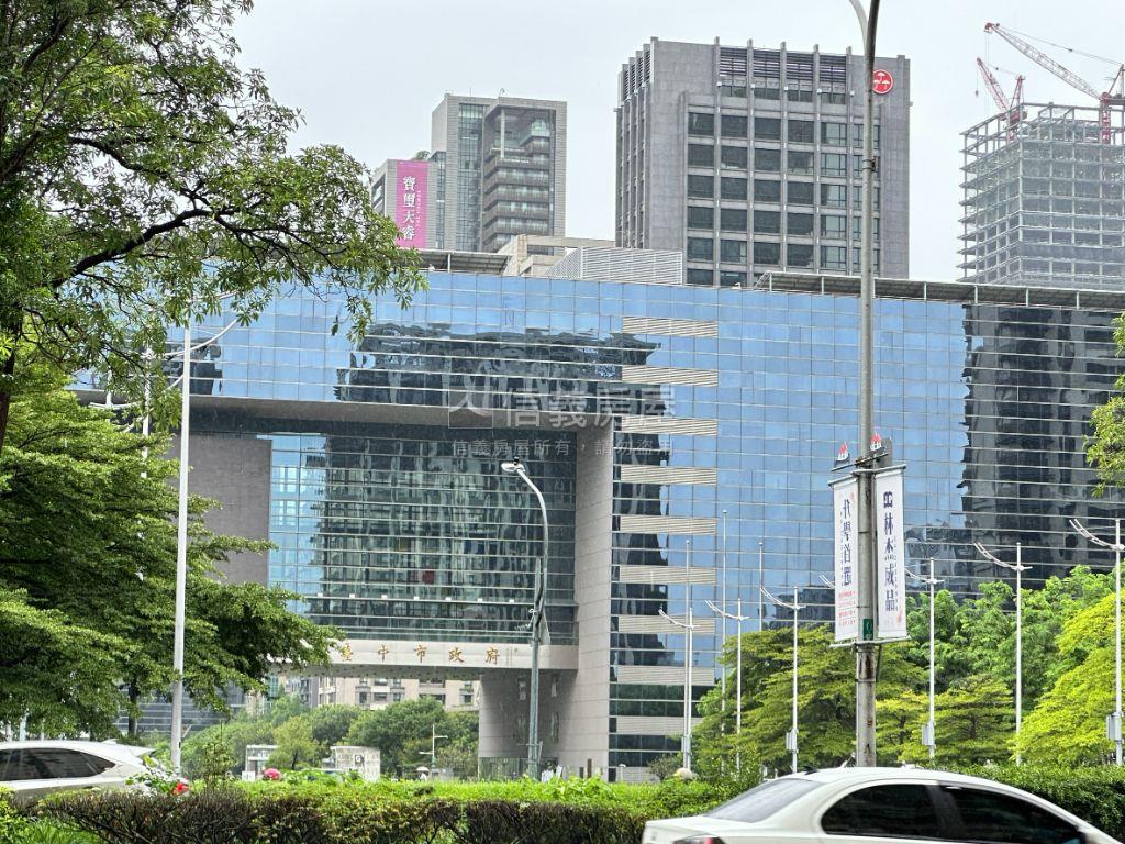 台灣隱賦市府綠地高樓兩房房屋室內格局與周邊環境