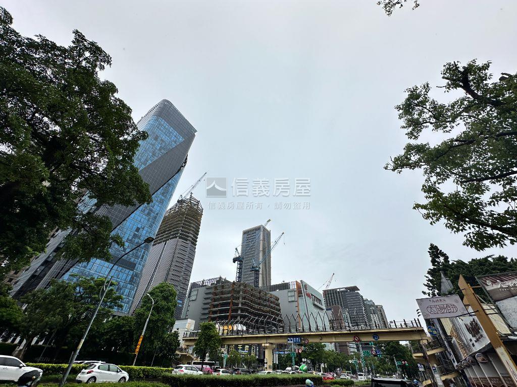 台灣隱賦市府綠地高樓兩房房屋室內格局與周邊環境