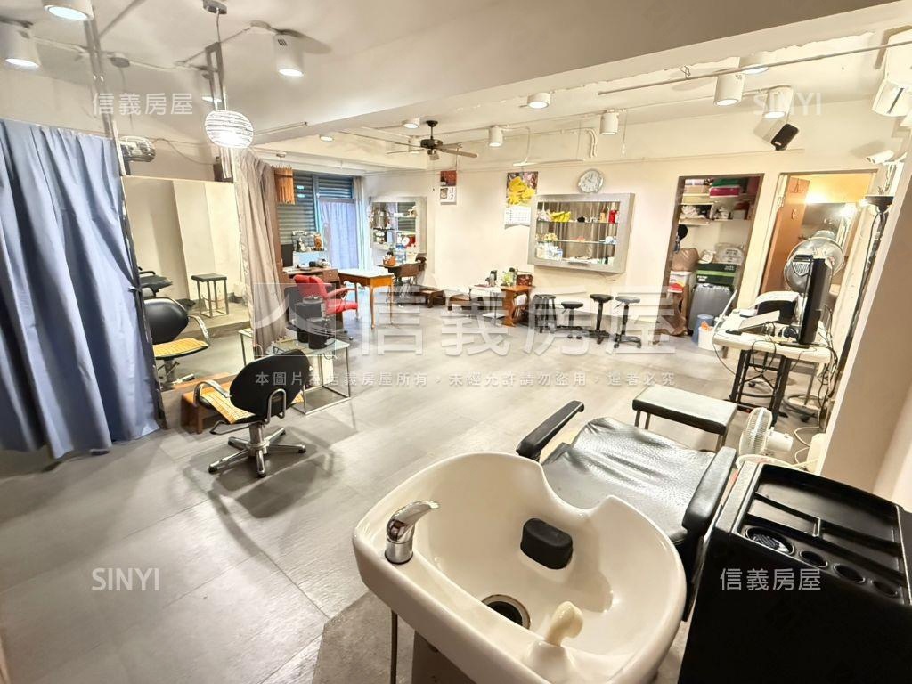 中正路黃金店面房屋室內格局與周邊環境