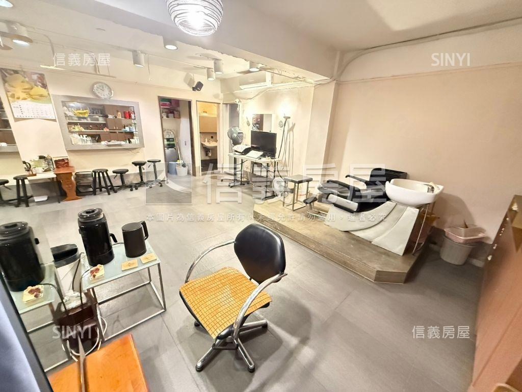 中正路黃金店面房屋室內格局與周邊環境