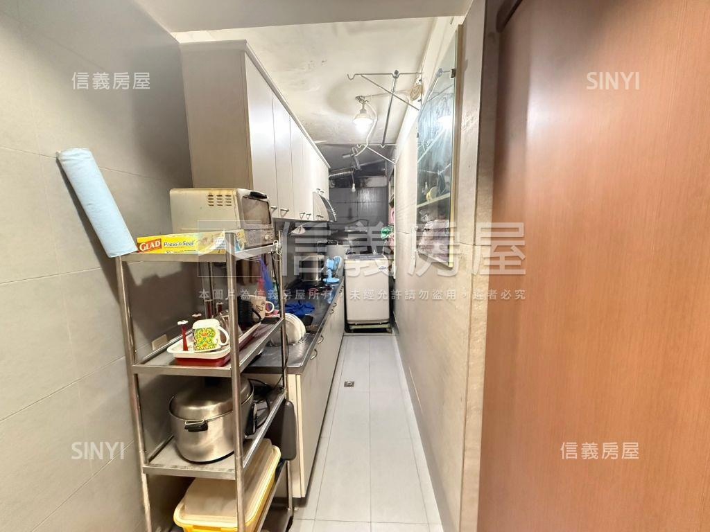 中正路黃金店面房屋室內格局與周邊環境