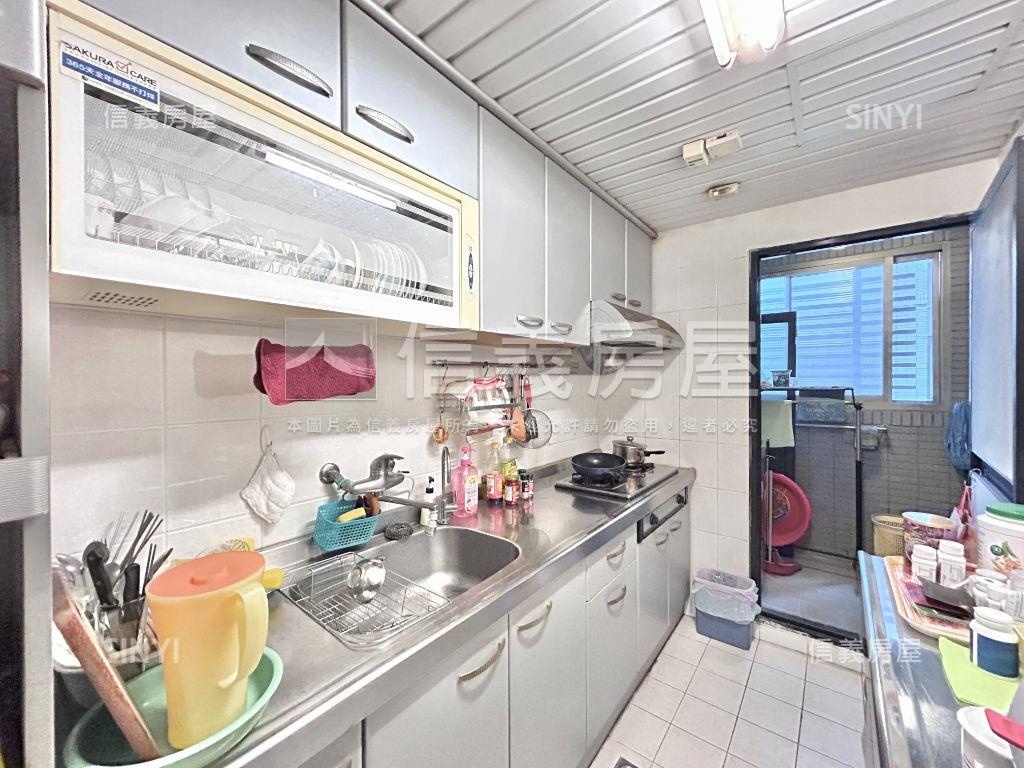 新★大鵬新城玄關三房平車房屋室內格局與周邊環境