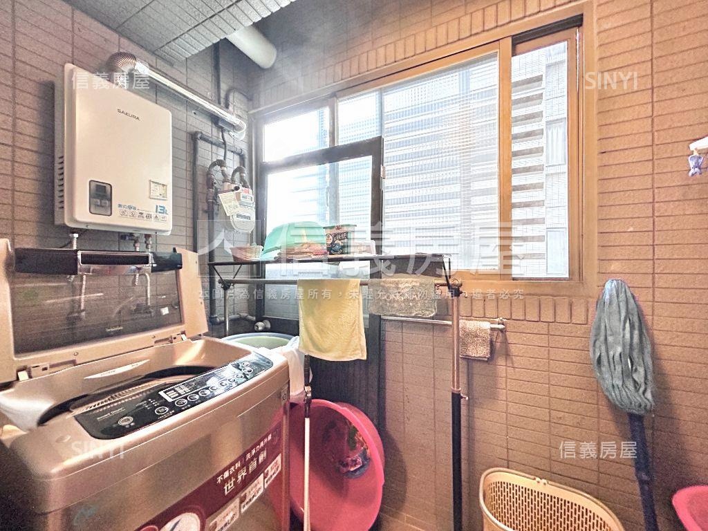 新★大鵬新城玄關三房平車房屋室內格局與周邊環境