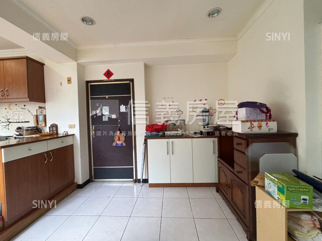 新春華廈稀有三房房屋室內格局與周邊環境