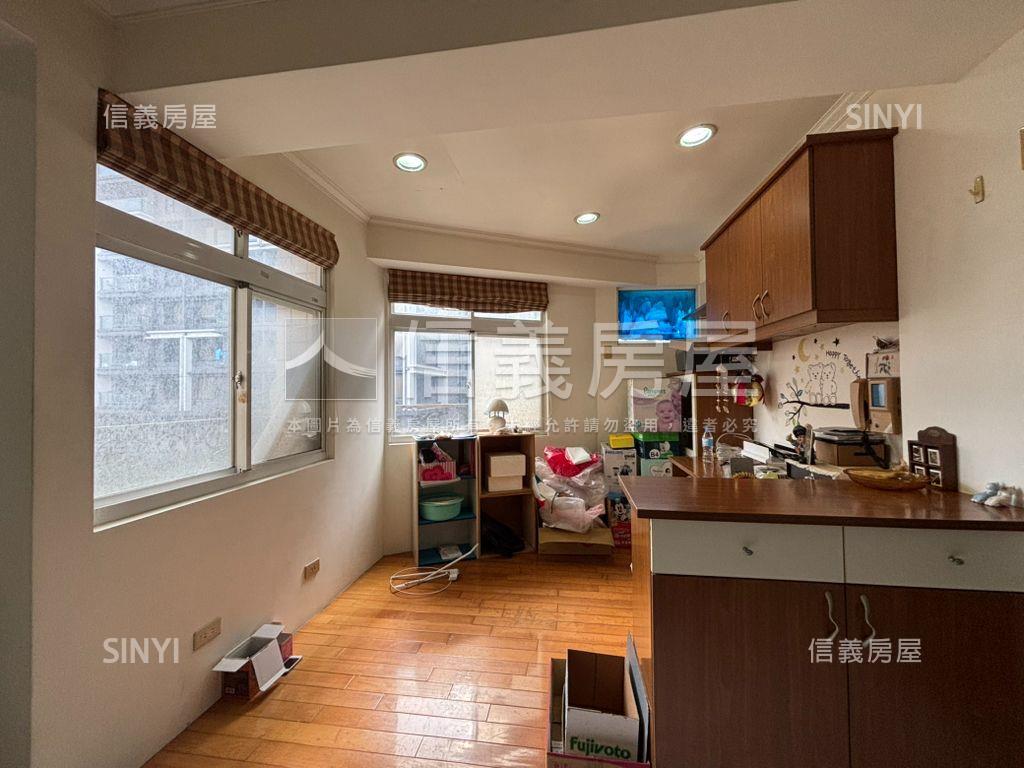 新春華廈稀有三房房屋室內格局與周邊環境