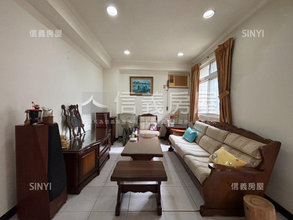 新春華廈稀有三房房屋室內格局與周邊環境