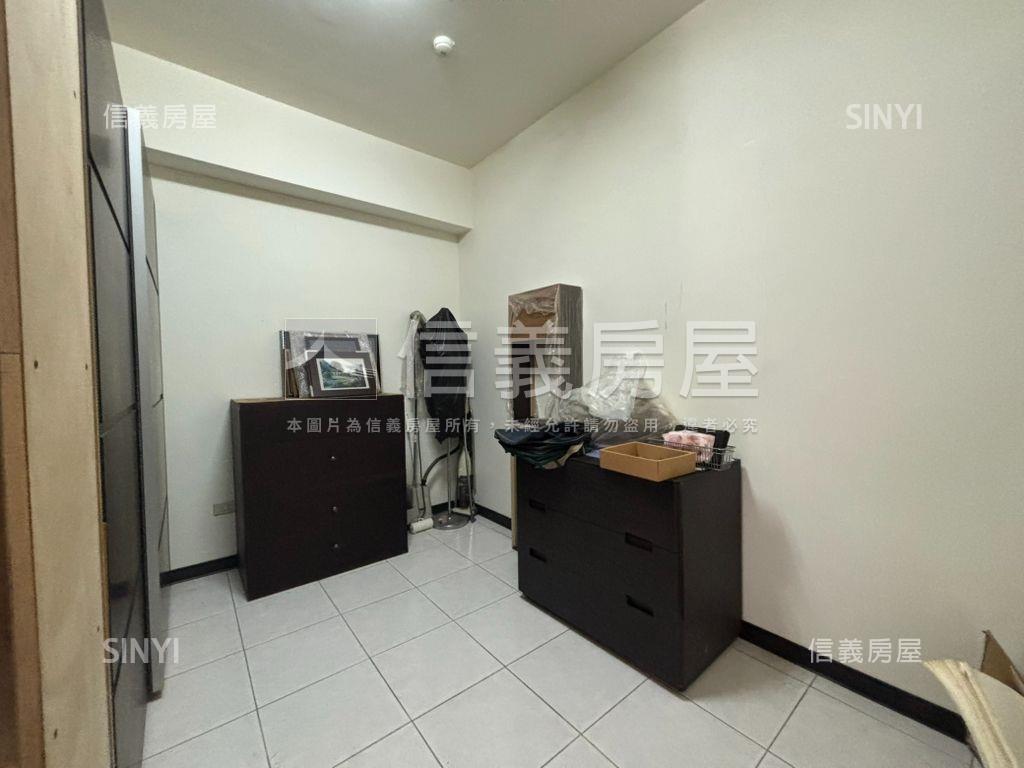 新春華廈稀有三房房屋室內格局與周邊環境