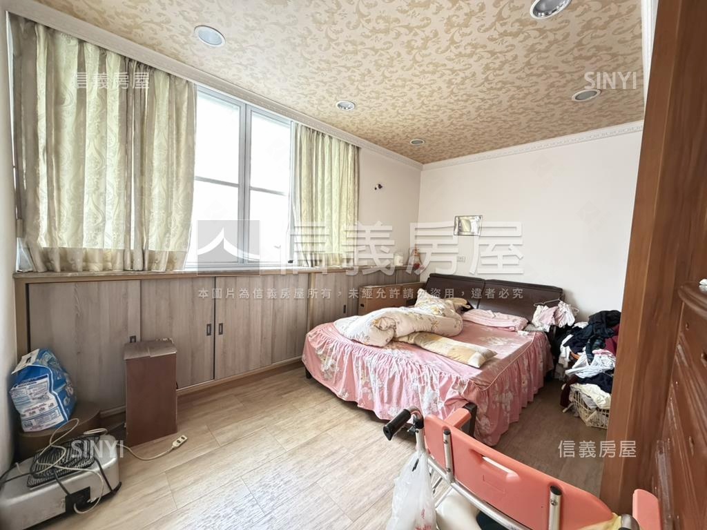 正面五權國小金透天房屋室內格局與周邊環境