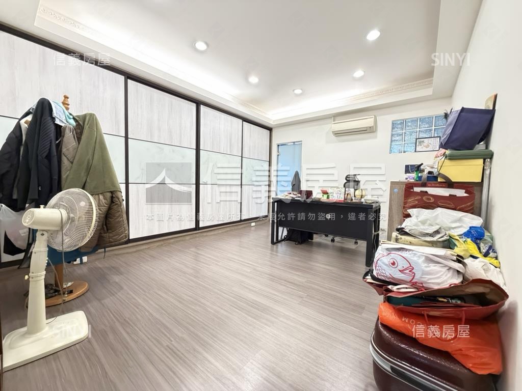 正面五權國小金透天房屋室內格局與周邊環境