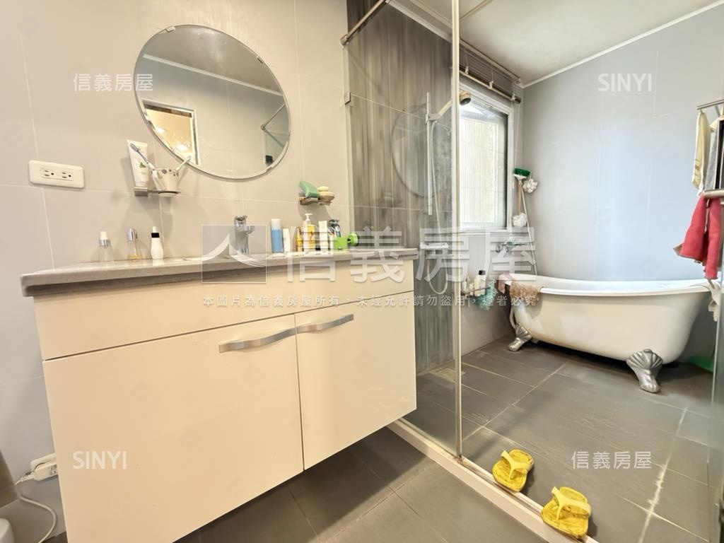 正面五權國小金透天房屋室內格局與周邊環境