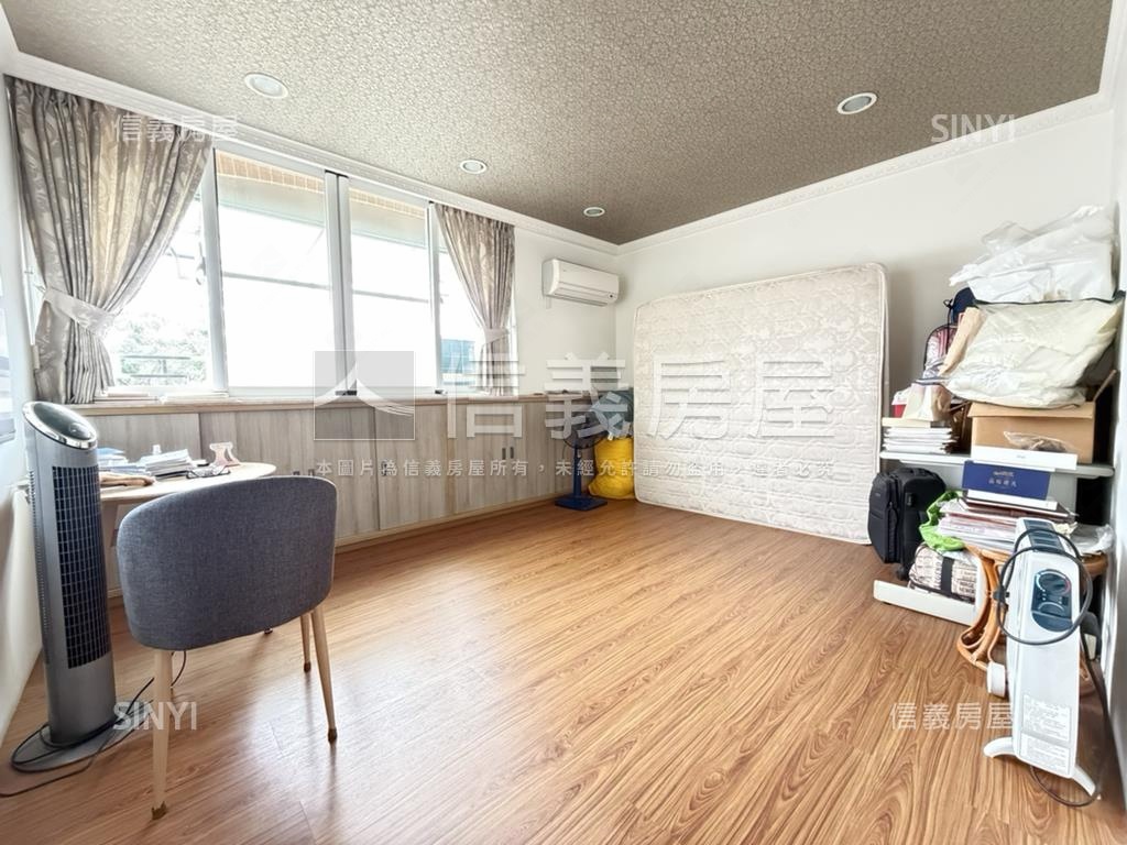 正面五權國小金透天房屋室內格局與周邊環境