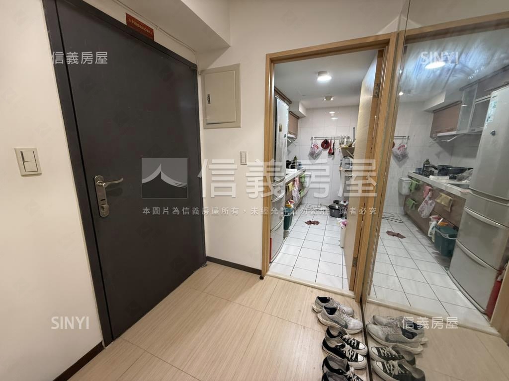 微風徐徐優質三房有車位房屋室內格局與周邊環境