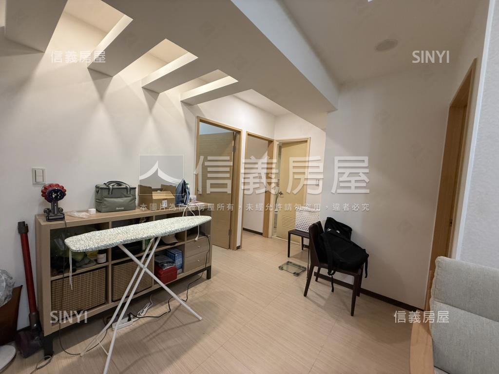 微風徐徐優質三房有車位房屋室內格局與周邊環境