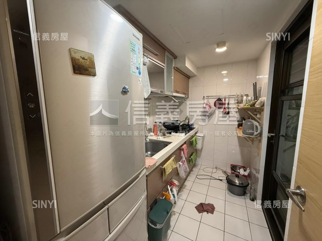 微風徐徐優質三房有車位房屋室內格局與周邊環境