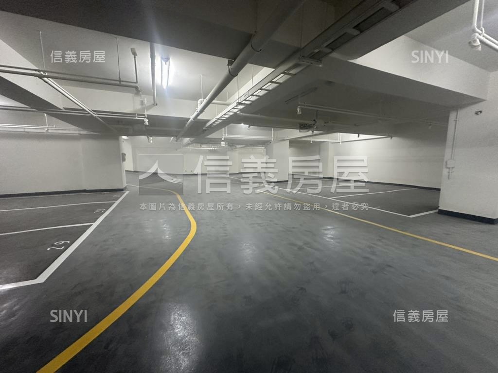 全新交屋艾美館兩房平車房屋室內格局與周邊環境