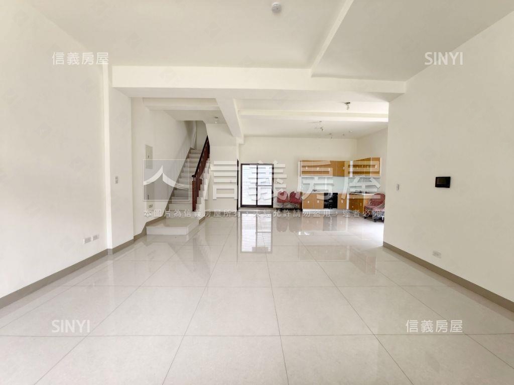 隆大鳳凰天畝Ⅲ庭院車墅房屋室內格局與周邊環境