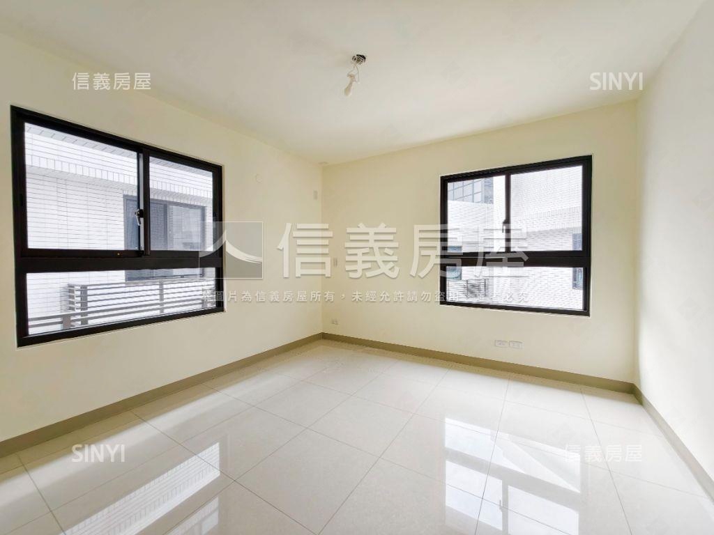 隆大鳳凰天畝Ⅲ庭院車墅房屋室內格局與周邊環境