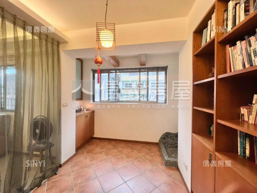 師大附中面公園四房帶車位房屋室內格局與周邊環境