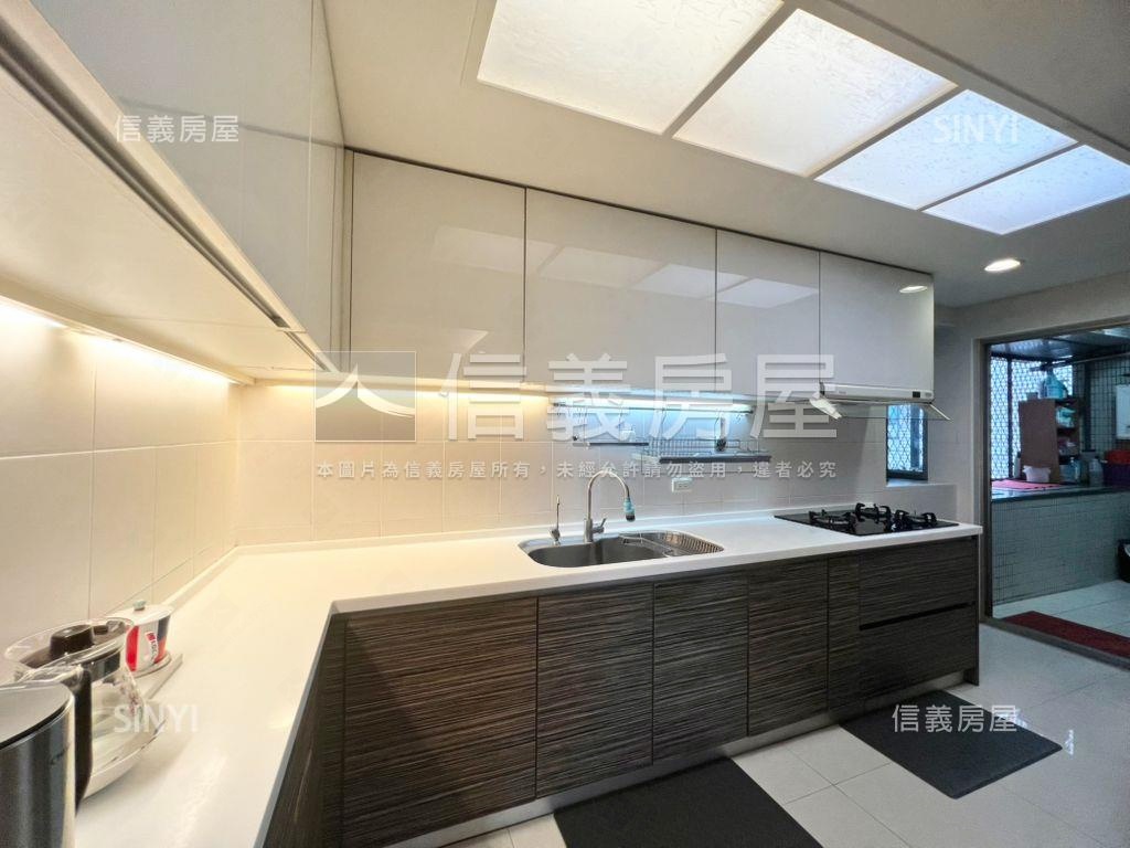 師大附中面公園四房帶車位房屋室內格局與周邊環境