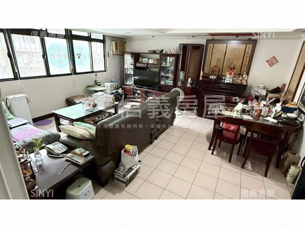 近府中捷運頂樓加蓋美寓房屋室內格局與周邊環境