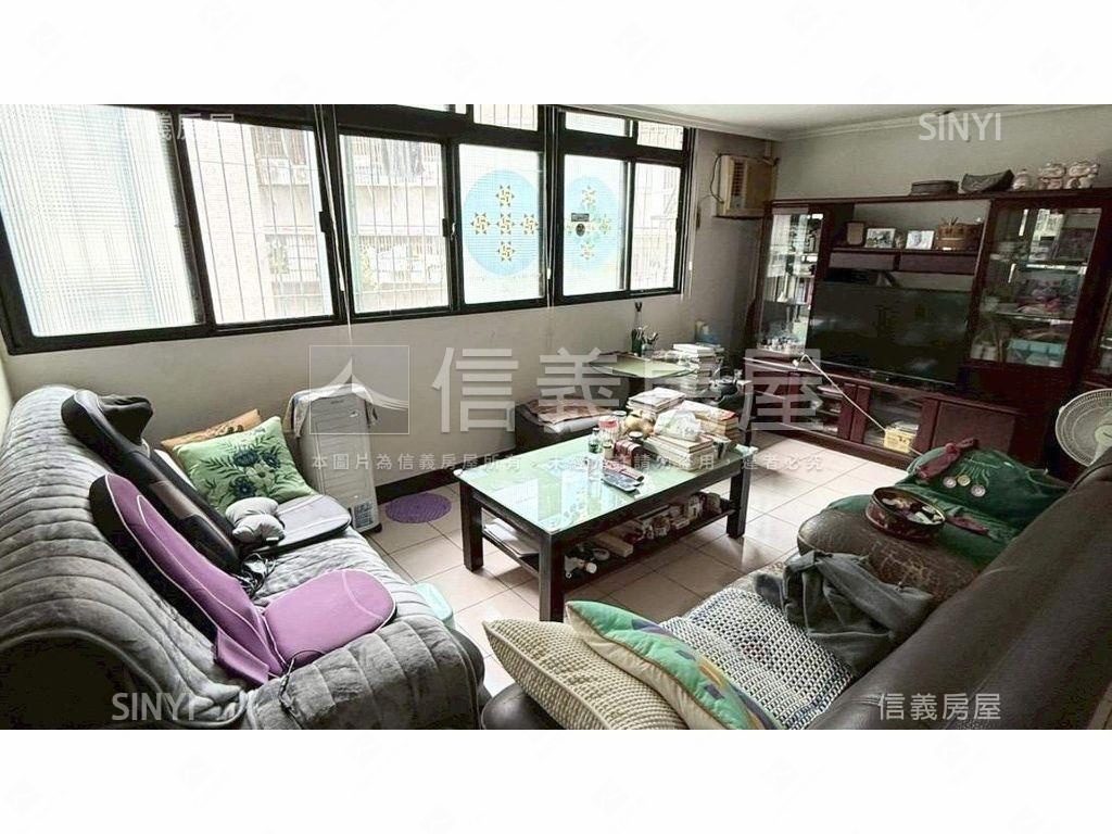 近府中捷運頂樓加蓋美寓房屋室內格局與周邊環境