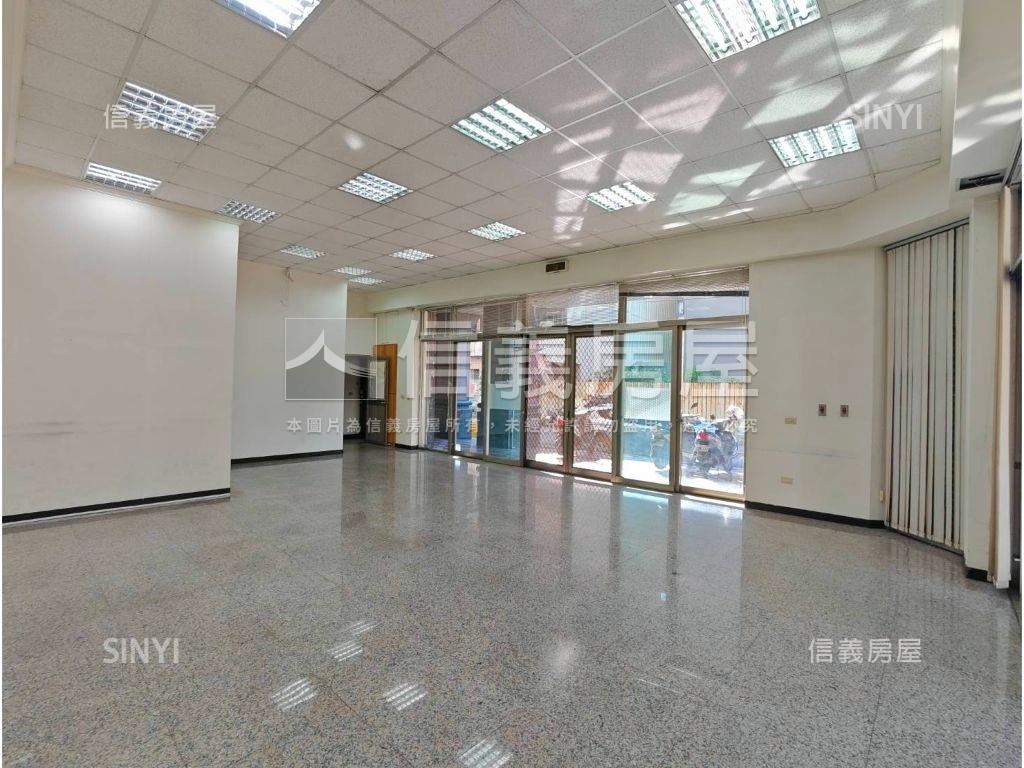 臨路雙平車位霸氣角間店住房屋室內格局與周邊環境