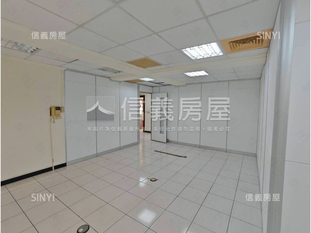 臨路雙平車位霸氣角間店住房屋室內格局與周邊環境