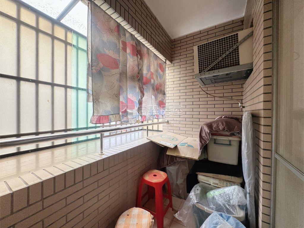 青松市大空間４房平面車位房屋室內格局與周邊環境