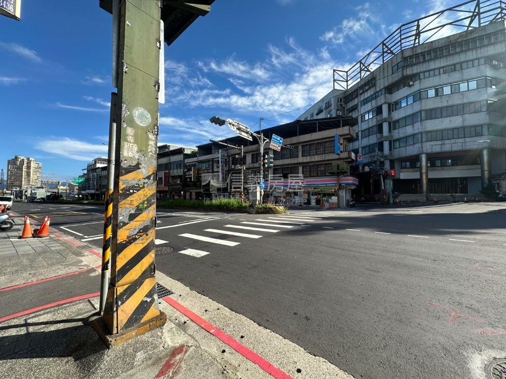 稀有樹林中正路土地房屋室內格局與周邊環境