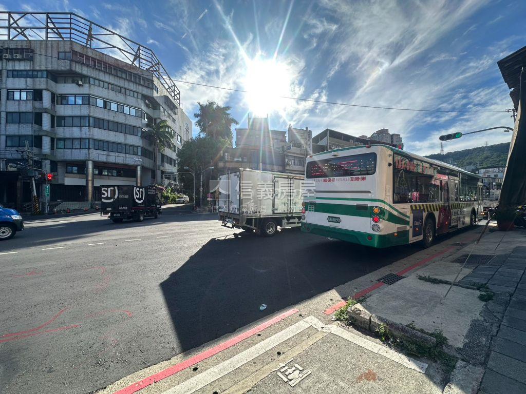 稀有樹林中正路土地房屋室內格局與周邊環境