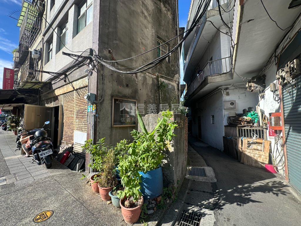稀有樹林中正路土地房屋室內格局與周邊環境