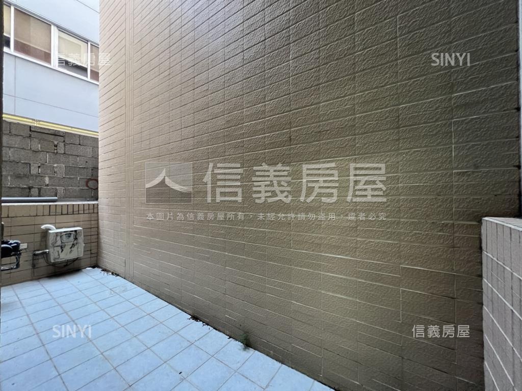 金馬路臨路店墅房屋室內格局與周邊環境