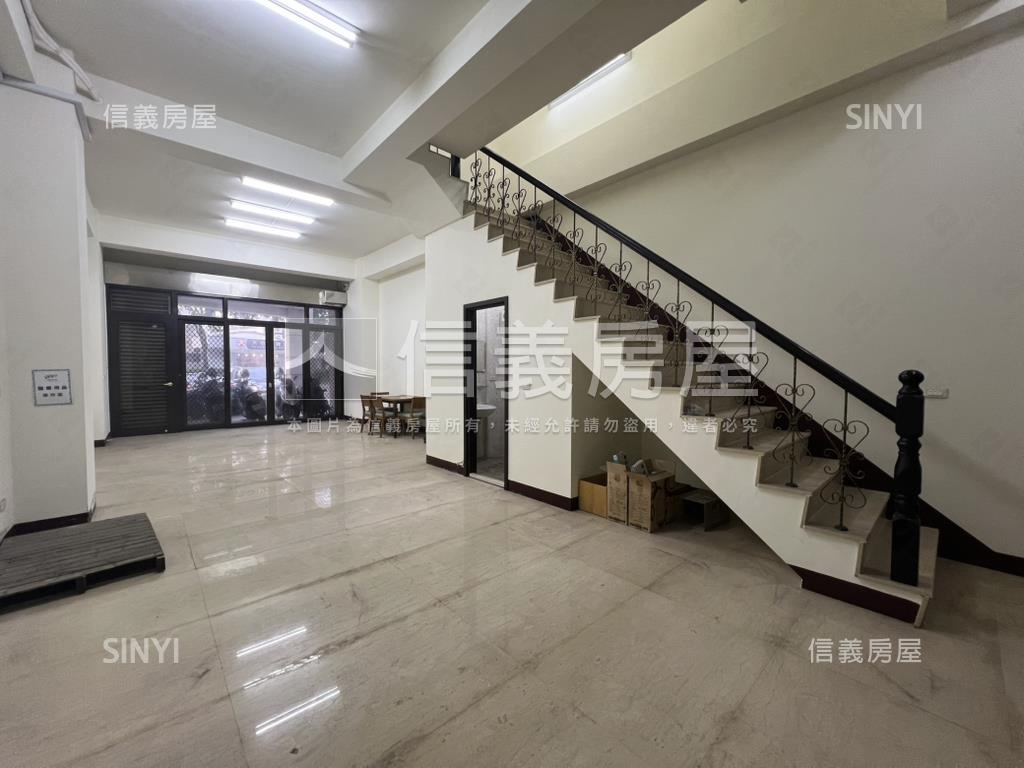 金馬路臨路店墅房屋室內格局與周邊環境