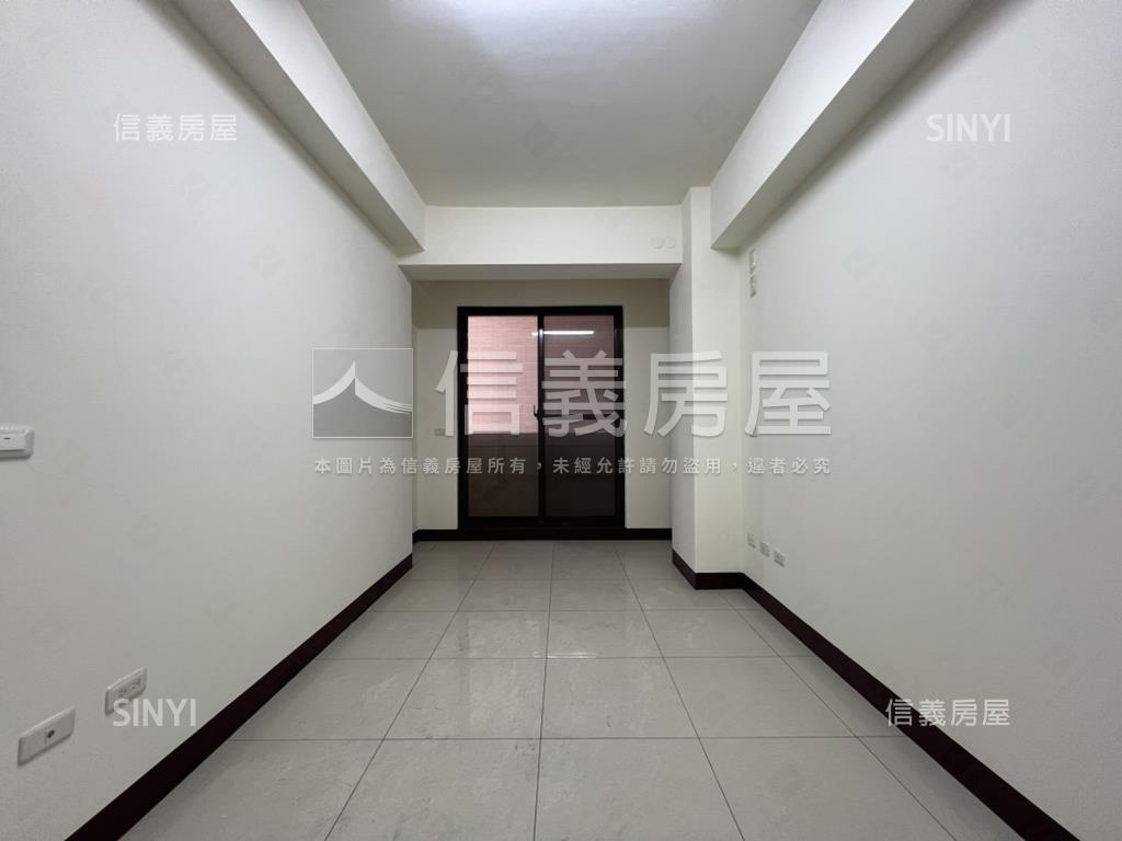 金馬路臨路店墅房屋室內格局與周邊環境