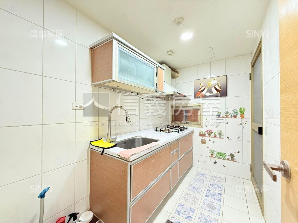 市政府旁上城高樓漂亮三房房屋室內格局與周邊環境