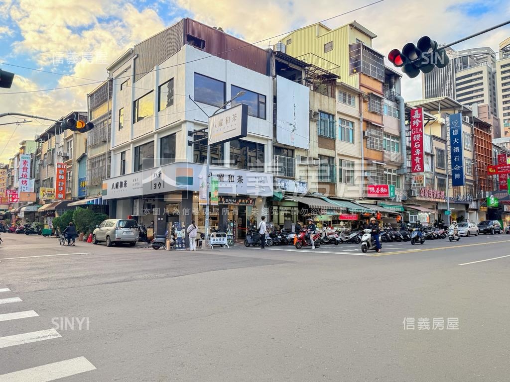 自強夜市旁活巷邊間透天房屋室內格局與周邊環境